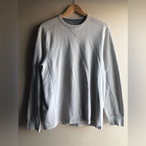 Eddie Bauer Men’s Gray Cream Sweater Crew Neck  Long Sleeve Size M